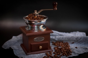 how to grind coffee beans without a grinder